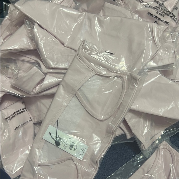 NWT Garage Sleek Scoop Camisole Tank Top Baby Pink Cropped - Picture 3 of 5